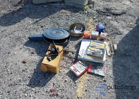 1977 Ford F150 z USA, uszkodzony, nr VIN F15JR001237